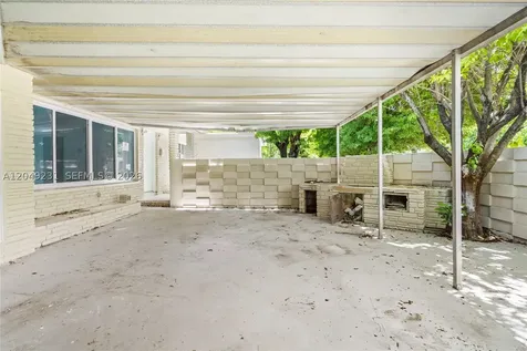 1701 NW 19th Avenue Miami FL 33125