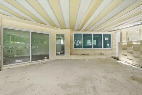 1701 NW 19th Avenue Miami FL 33125