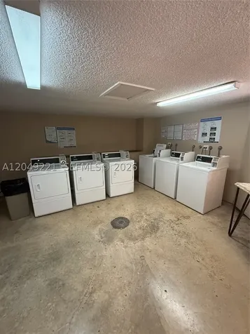 8625 NW 8th Street Miami FL 33126