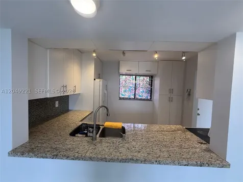 8625 NW 8th Street Miami FL 33126