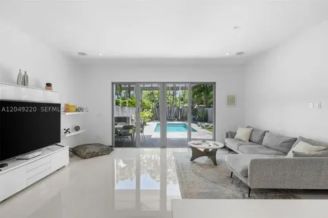 3567 SW 1st Avenue Miami FL 33145