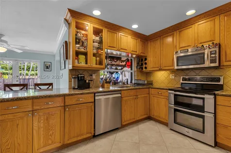 16740 Harbor Court Weston FL 33326