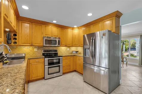 16740 Harbor Court Weston FL 33326