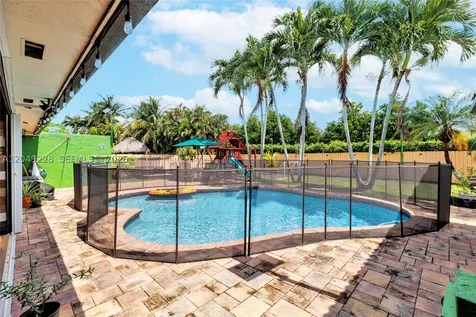 16740 Harbor Court Weston FL 33326
