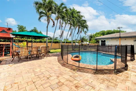 16740 Harbor Court Weston FL 33326
