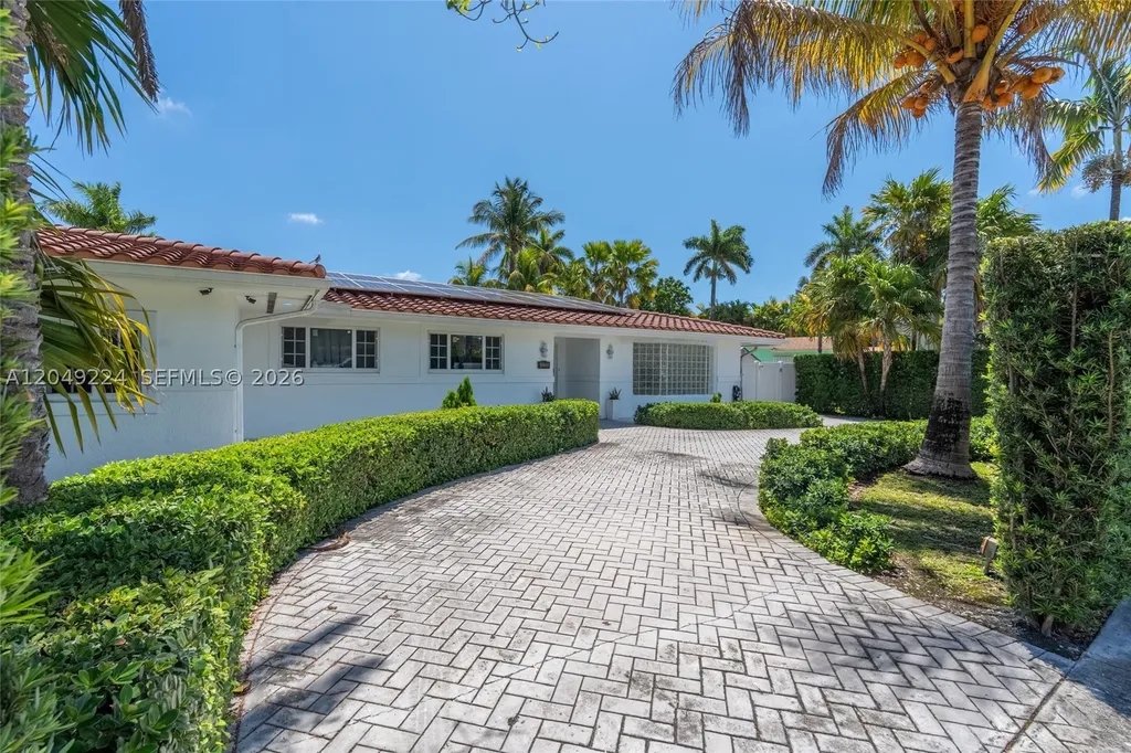20235 Highland Lakes Boulevard Miami FL 33179