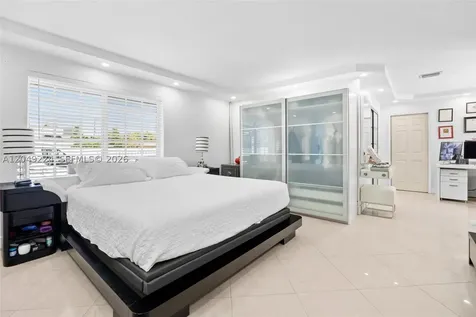 20235 Highland Lakes Boulevard Miami FL 33179