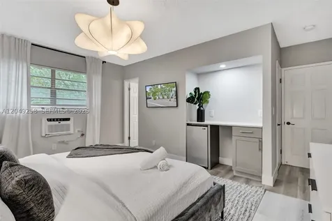 1430 16th Street Miami Beach FL 33139