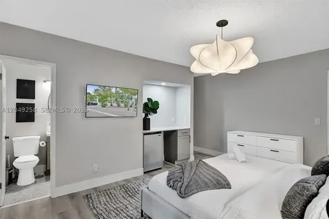 1430 16th Street Miami Beach FL 33139