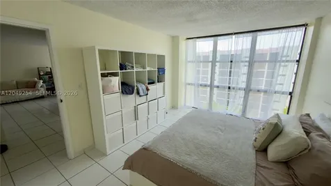 16909 N Bay Road Sunny Isles Beach FL 33160