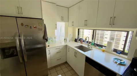 16909 N Bay Road Sunny Isles Beach FL 33160