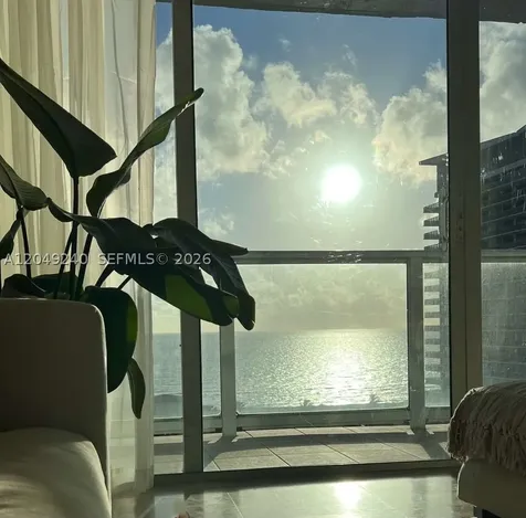 5900 Collins Avenue Miami Beach FL 33140