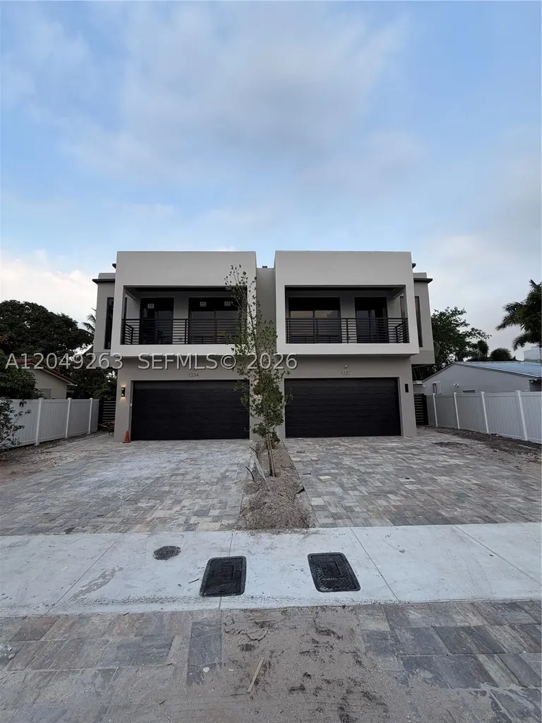 1232 NE 17th Terrace Fort Lauderdale FL 33304