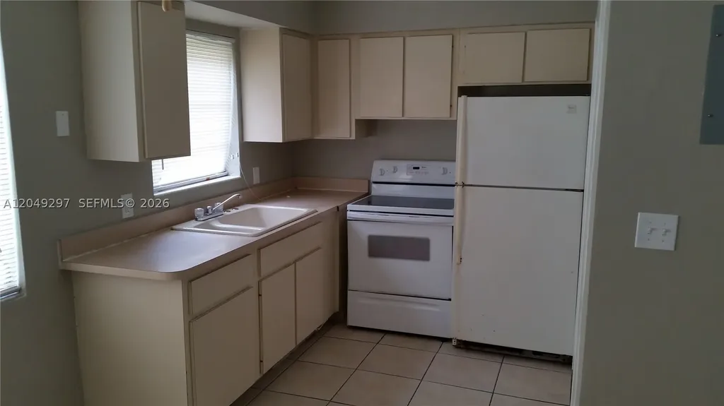 5900 NW 16th Place Sunrise FL 33313