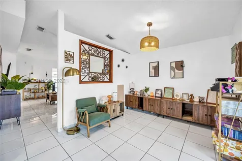 7256 W 34th Lane Hialeah FL 33018