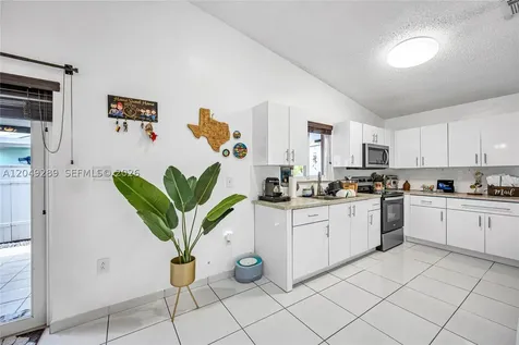 7256 W 34th Lane Hialeah FL 33018