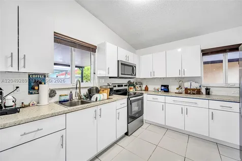 7256 W 34th Lane Hialeah FL 33018