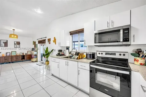 7256 W 34th Lane Hialeah FL 33018