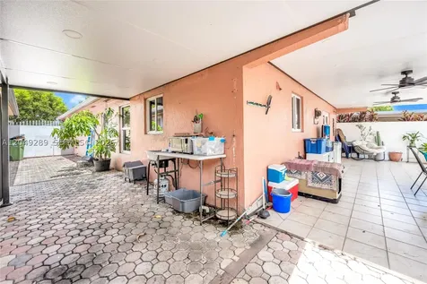 7256 W 34th Lane Hialeah FL 33018