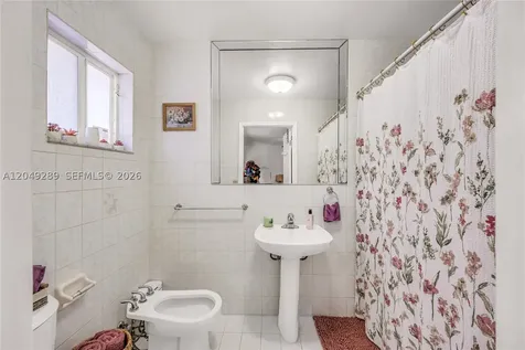 7256 W 34th Lane Hialeah FL 33018
