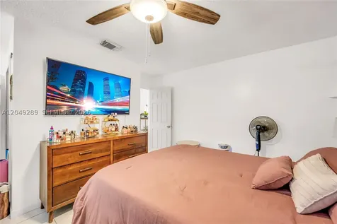 7256 W 34th Lane Hialeah FL 33018
