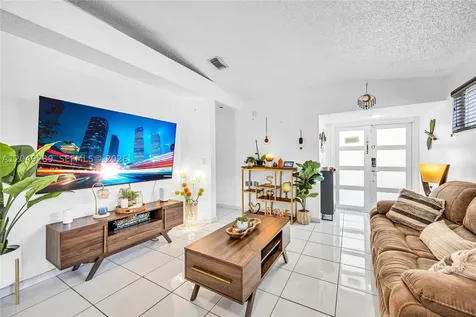 7256 W 34th Lane Hialeah FL 33018