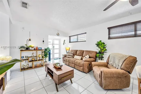 7256 W 34th Lane Hialeah FL 33018