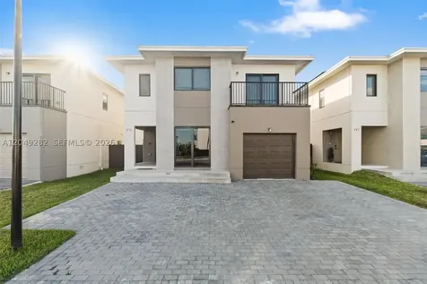 275 NW 13th Place Florida City FL 33034