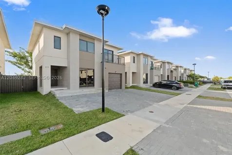 275 NW 13th Place Florida City FL 33034