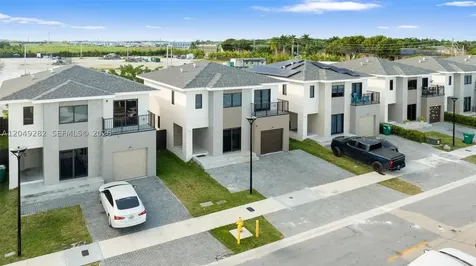 275 NW 13th Place Florida City FL 33034