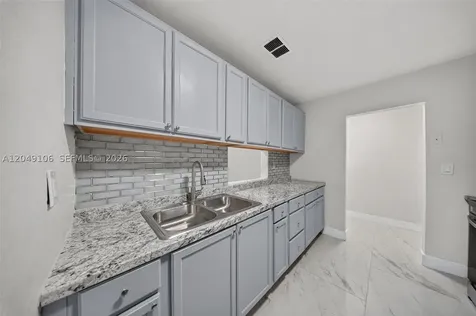3856 NW 207th St Road Miami Gardens FL 33055