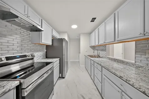 3856 NW 207th St Road Miami Gardens FL 33055