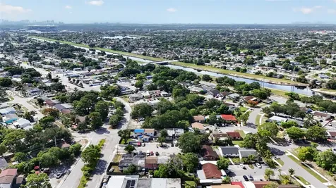3856 NW 207th St Road Miami Gardens FL 33055