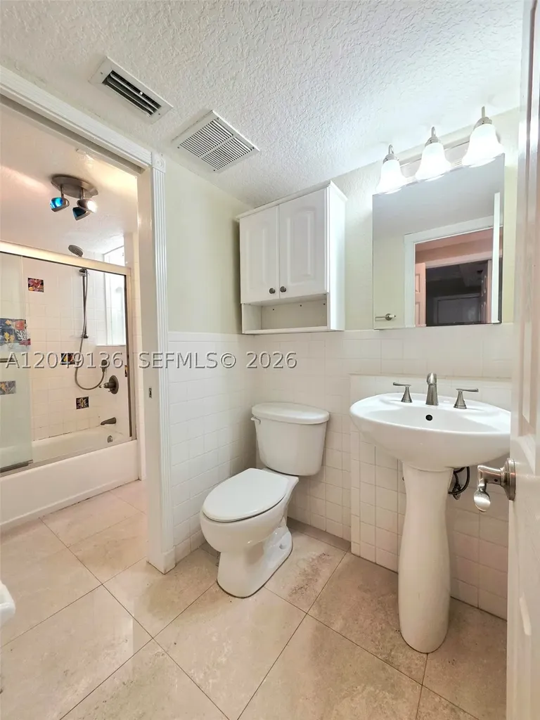 1400 NE 57th Court Fort Lauderdale FL 33334