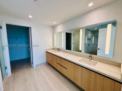 2411 Laguna Circle North Miami FL 33181