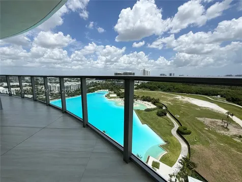 2411 Laguna Circle North Miami FL 33181