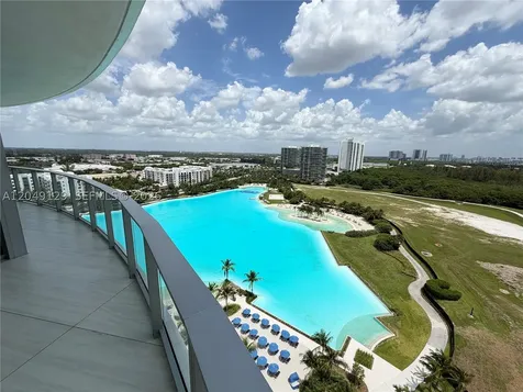 2411 Laguna Circle North Miami FL 33181
