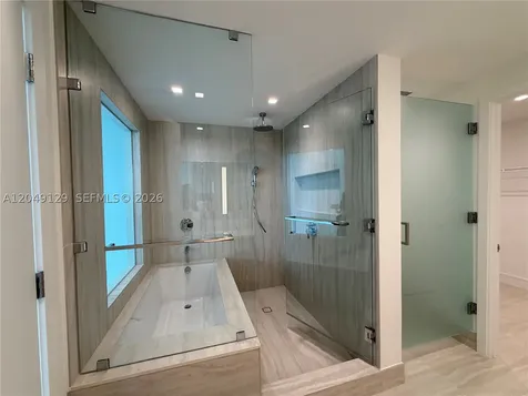2411 Laguna Circle North Miami FL 33181