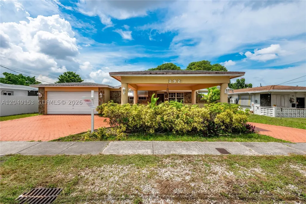 292 W 39th Place Hialeah FL 33012