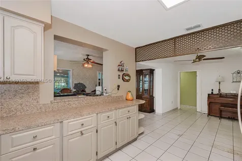 292 W 39th Place Hialeah FL 33012