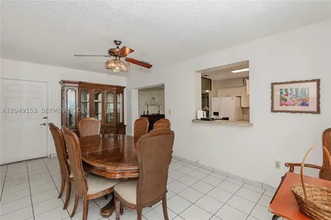 292 W 39th Place Hialeah FL 33012