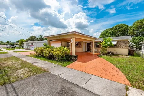 292 W 39th Place Hialeah FL 33012