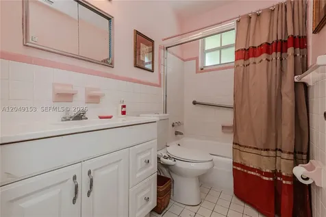 292 W 39th Place Hialeah FL 33012