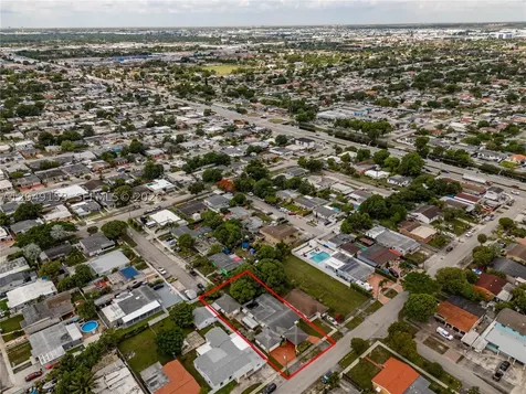 292 W 39th Place Hialeah FL 33012