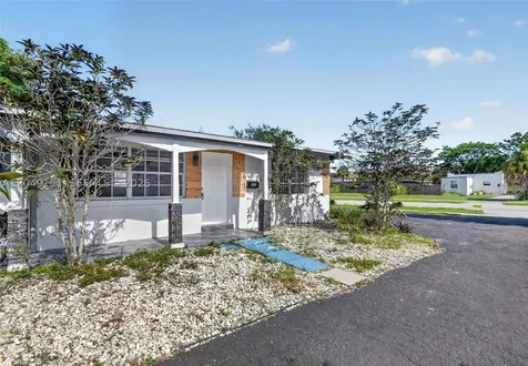 824 Bayberry Drive Lake Park FL 33403