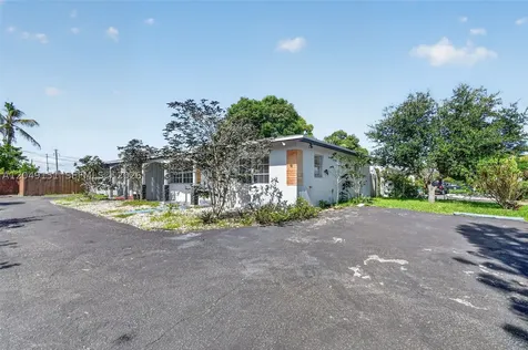 824 Bayberry Drive Lake Park FL 33403