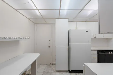 5005 Collins Avenue Miami Beach FL 33140