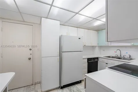 5005 Collins Avenue Miami Beach FL 33140
