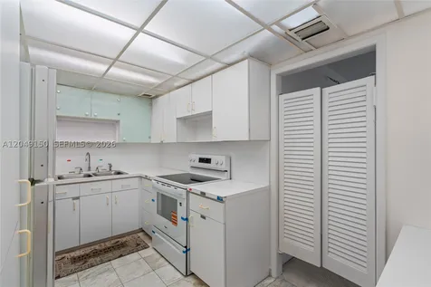 5005 Collins Avenue Miami Beach FL 33140