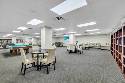 5005 Collins Avenue Miami Beach FL 33140